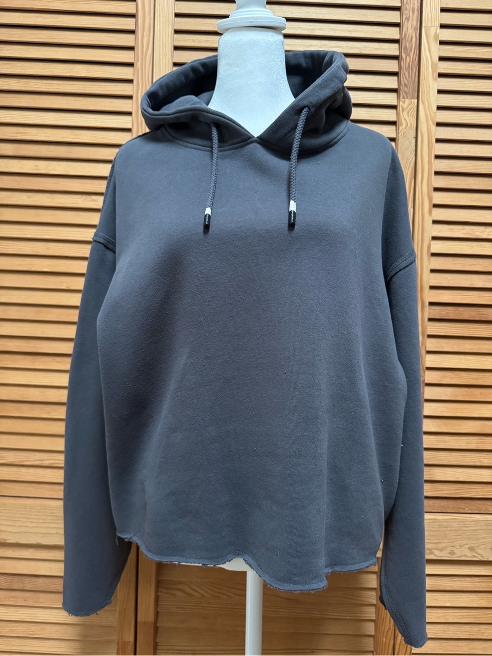 Fundamental Coast Charcoal Gray Cropped Raw Hem Hoodie Sweatshirt Size M Cozy